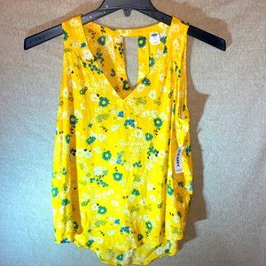 Women’s yellow tank top shirt size medium NEW